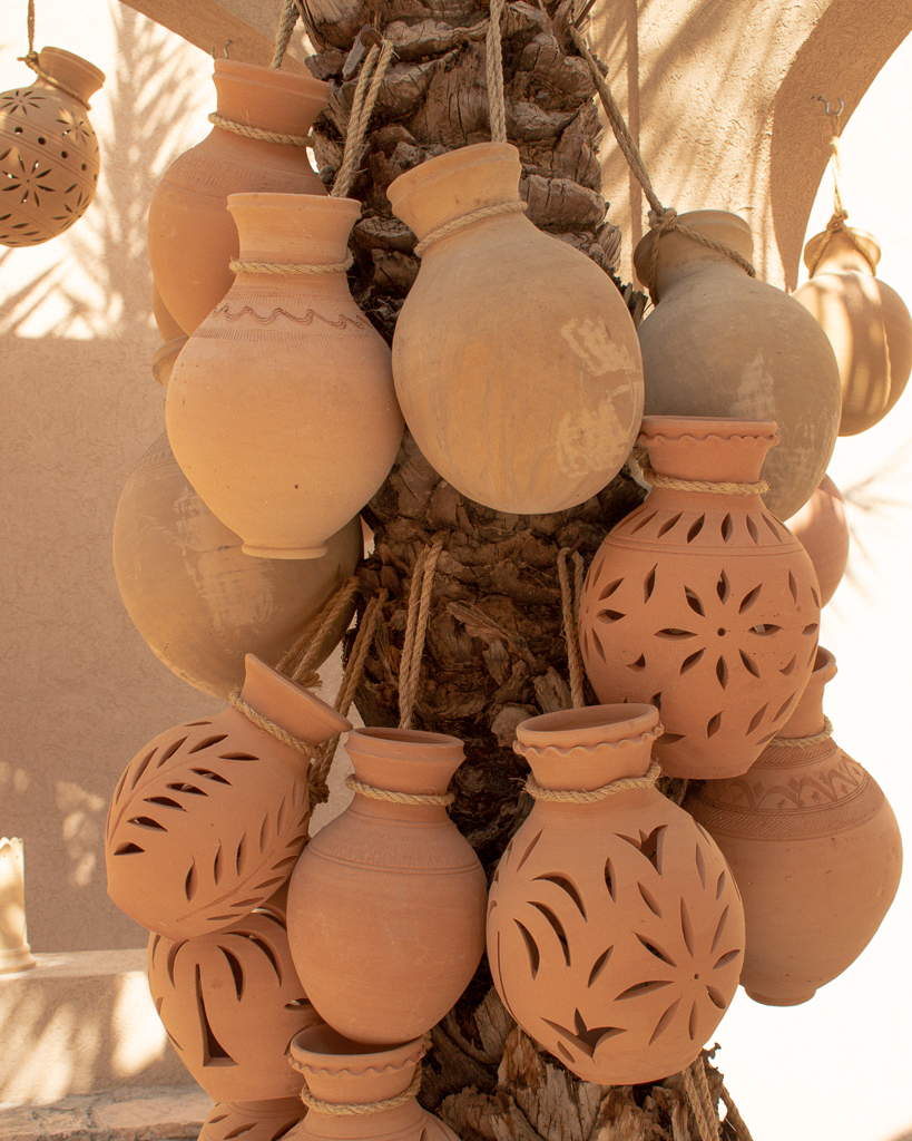 Traditional Omani pottery in Nizwa Souq