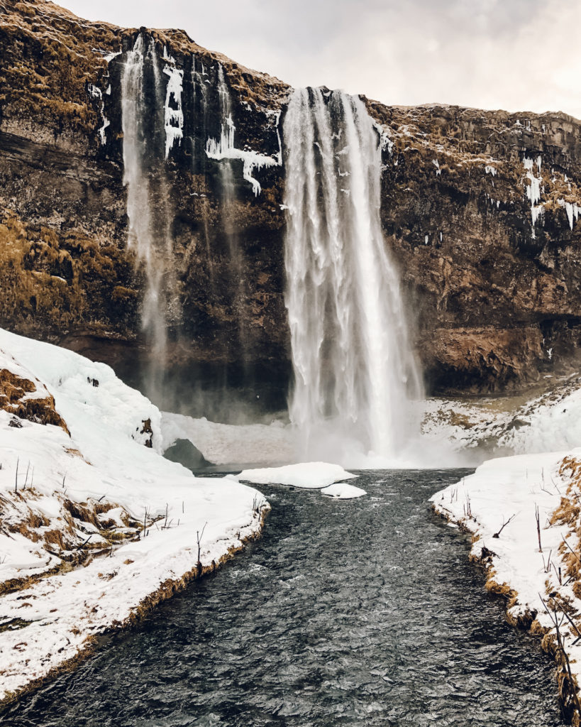 The main waterfall at Seljalandsfoss in the snow