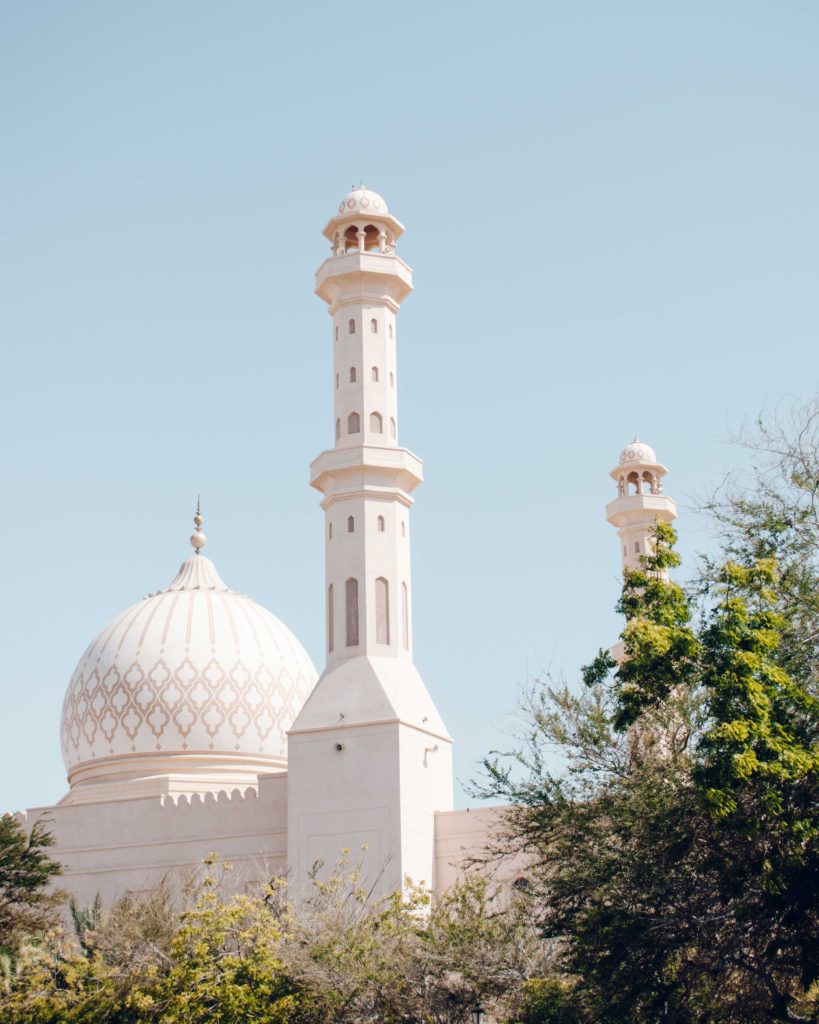 Dome and minarets of the White Mosque in Sur