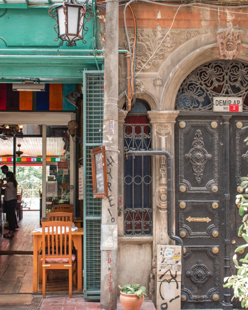 Front entrance to Cafe Privato