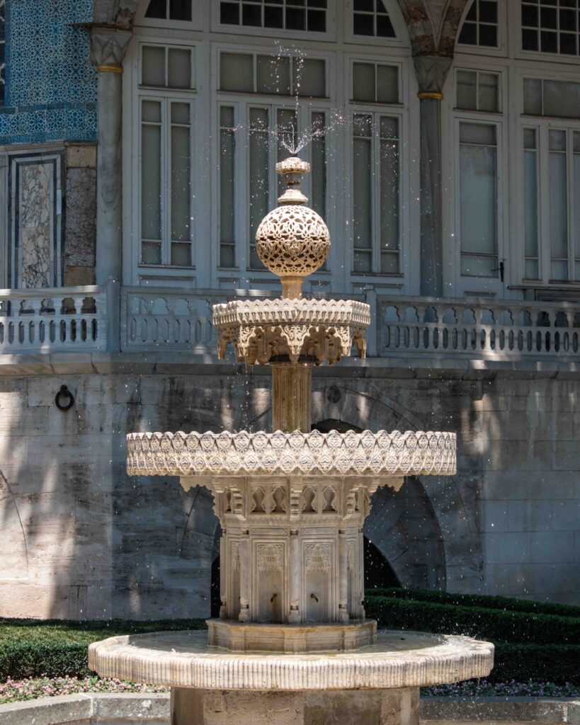 Fountain in the gardens of Topkapi Palace